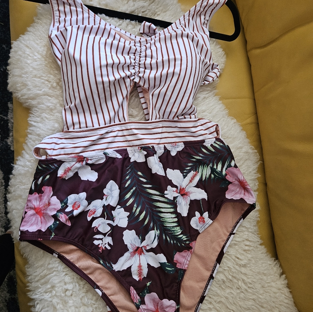 Molybell one piece Bathing Suit-XL
